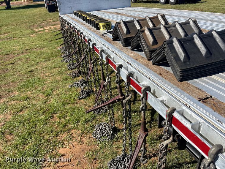 image for item EU5570 2018 Manac drop deck trailer