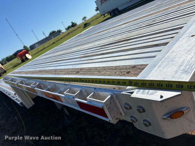 image for item EU5570 2018 Manac drop deck trailer