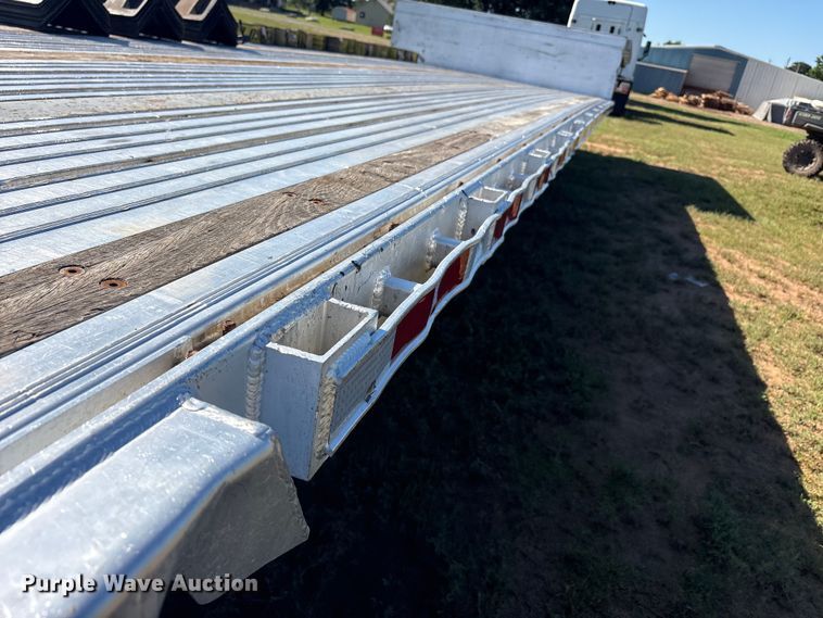 image for item EU5570 2018 Manac drop deck trailer