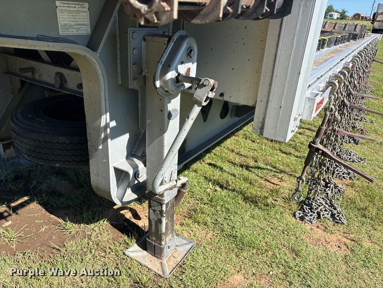 image for item EU5570 2018 Manac drop deck trailer
