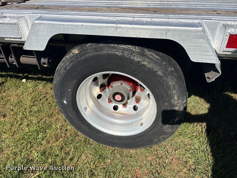 image for item EU5570 2018 Manac drop deck trailer