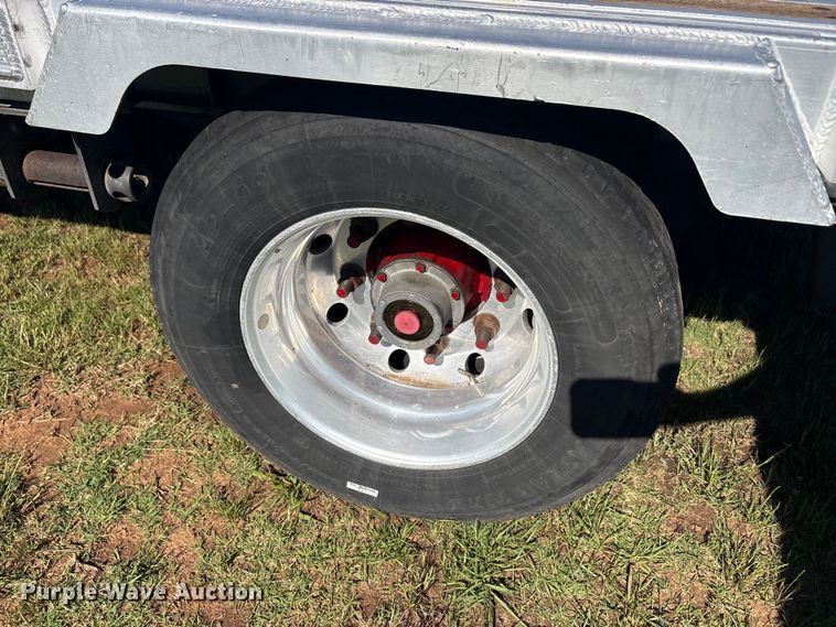 image for item EU5570 2018 Manac drop deck trailer
