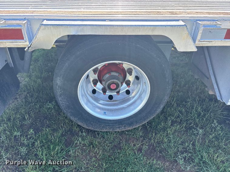 image for item EU5570 2018 Manac drop deck trailer