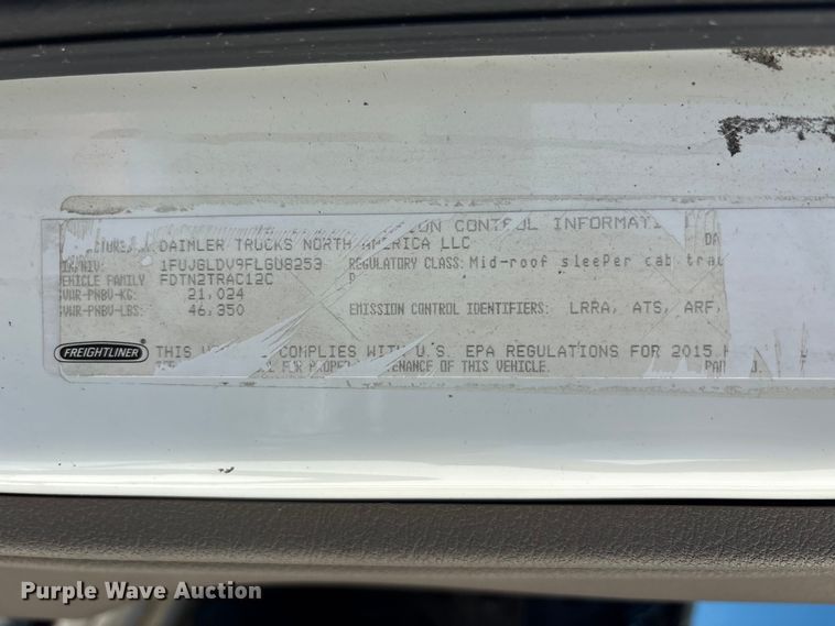 image for item EU5571 2015 Freightliner Cascadia semi truck