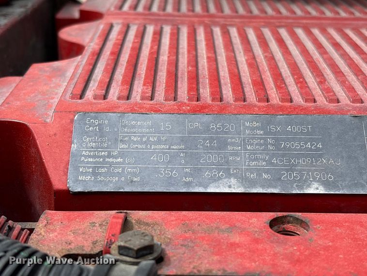 image for item EU8651 2005 Volvo VNL semi truck