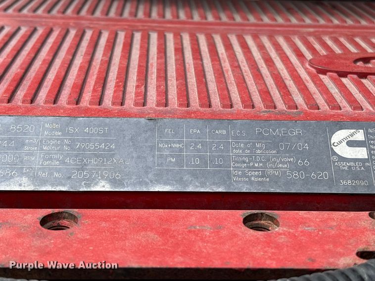 image for item EU8651 2005 Volvo VNL semi truck