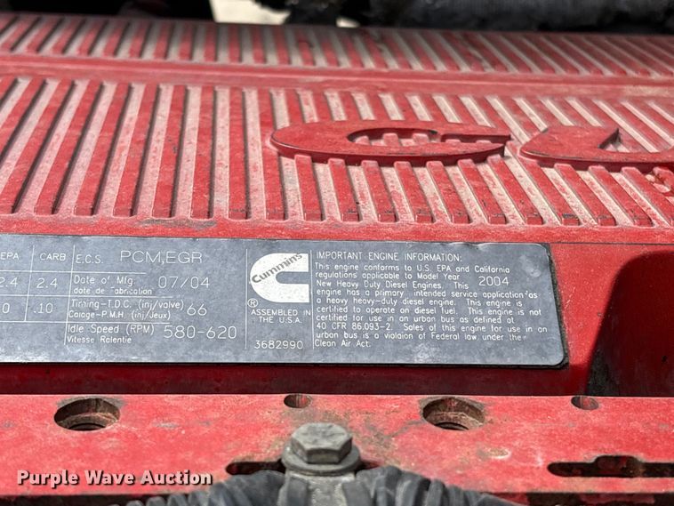image for item EU8651 2005 Volvo VNL semi truck