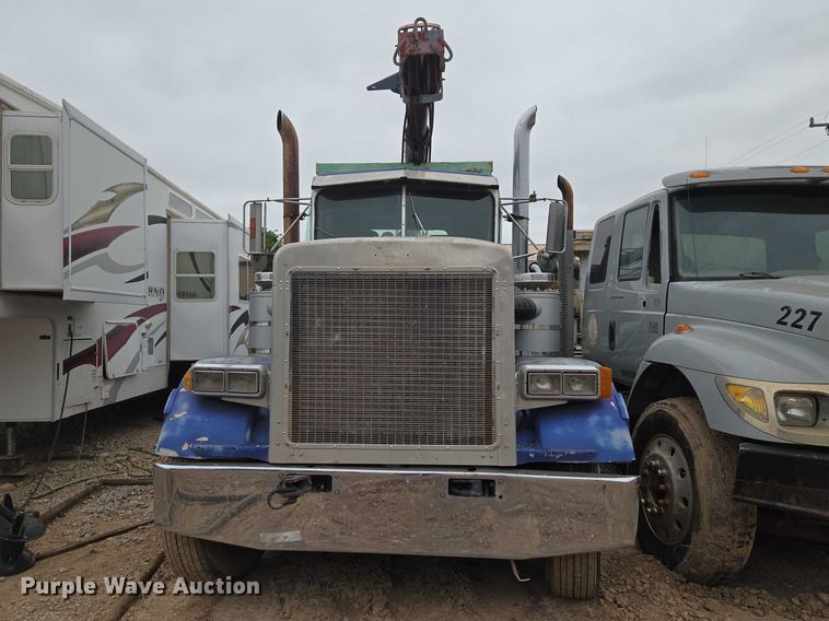 image for item EW0089 1982 Peterbilt 359 crane truck