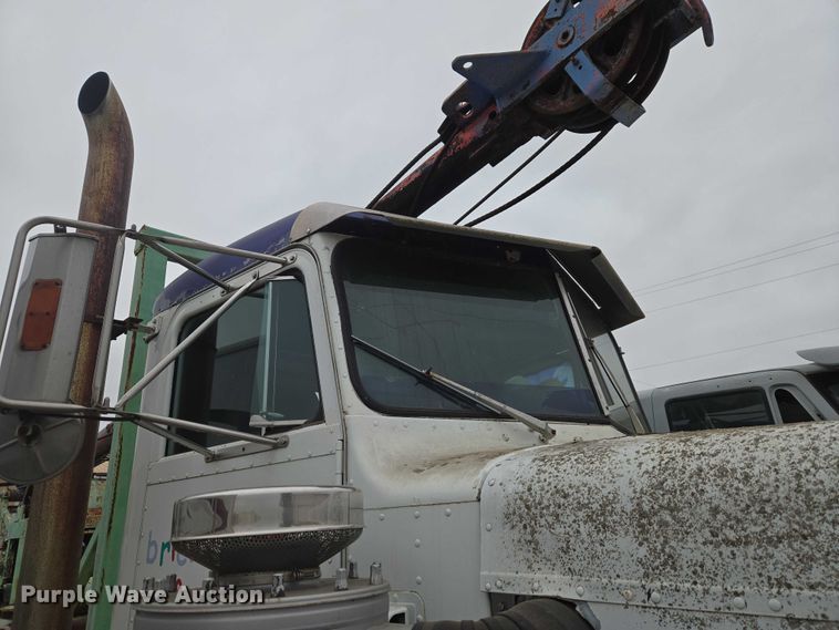 image for item EW0089 1982 Peterbilt 359 crane truck