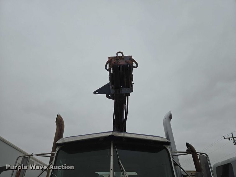 image for item EW0089 1982 Peterbilt 359 crane truck