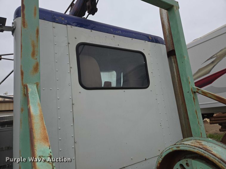 image for item EW0089 1982 Peterbilt 359 crane truck