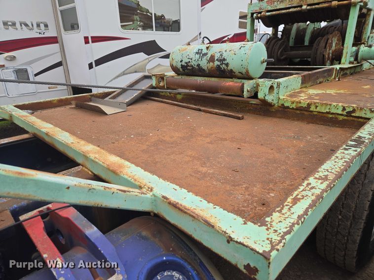 image for item EW0089 1982 Peterbilt 359 crane truck