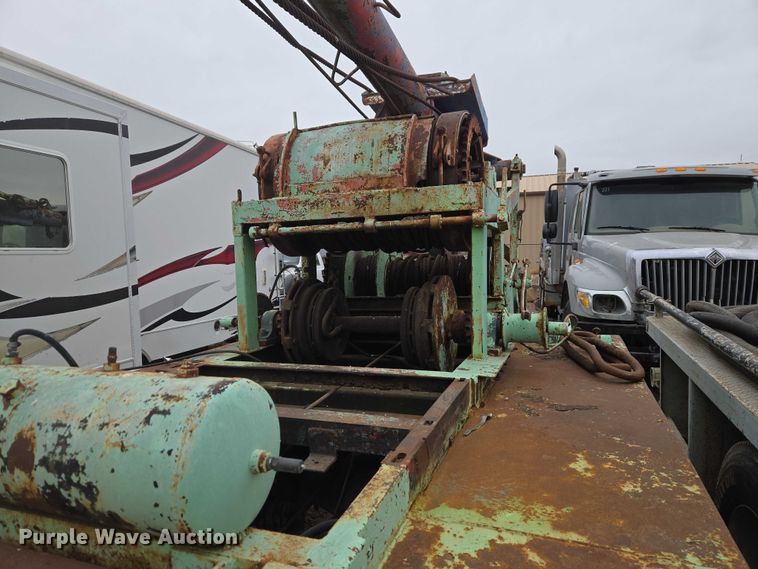 image for item EW0089 1982 Peterbilt 359 crane truck