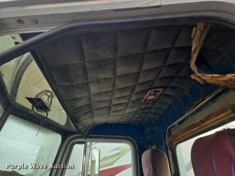 image for item EW0089 1982 Peterbilt 359 crane truck