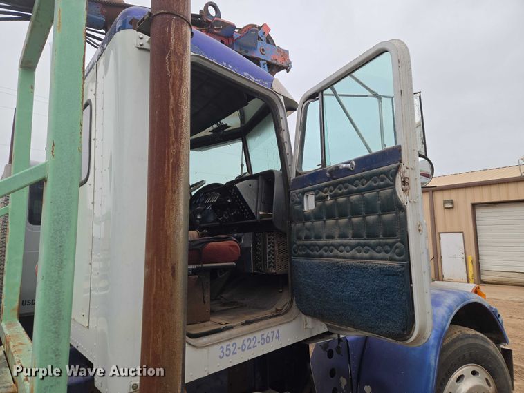 image for item EW0089 1982 Peterbilt 359 crane truck