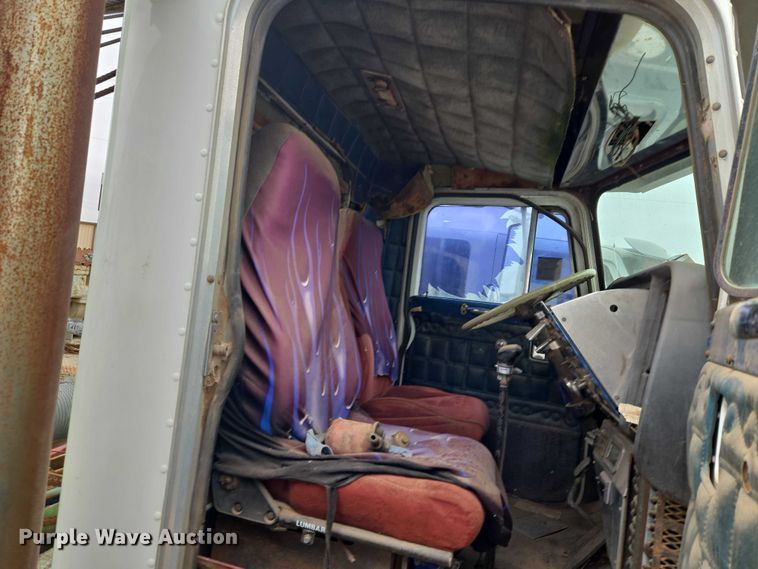 image for item EW0089 1982 Peterbilt 359 crane truck