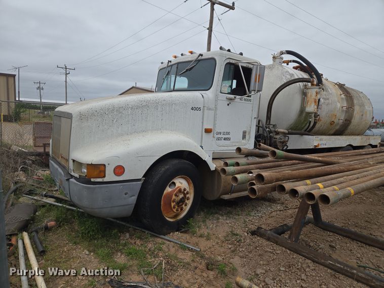 image for item EW0090 1991 International 9400 water truck