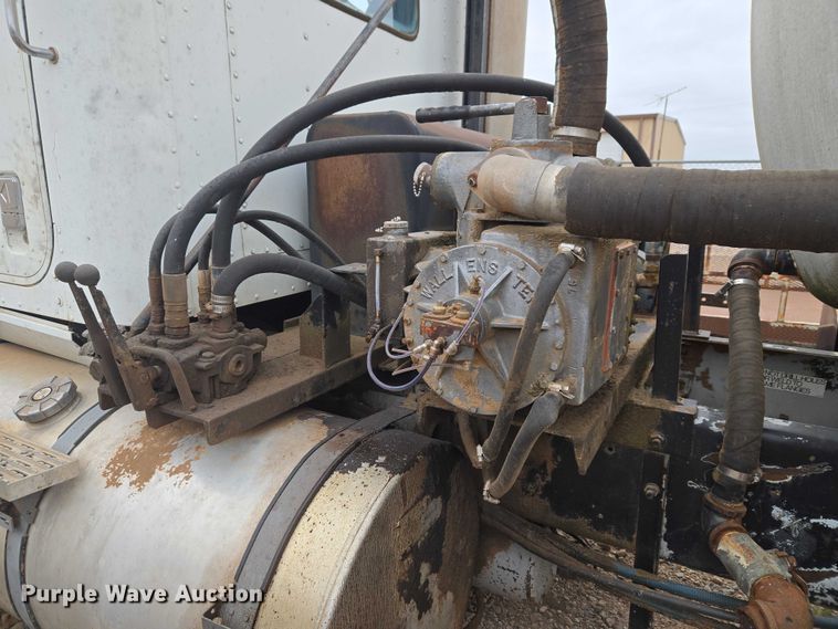 image for item EW0090 1991 International 9400 water truck