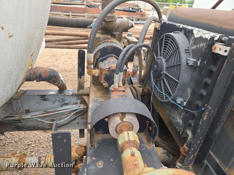 image for item EW0090 1991 International 9400 water truck