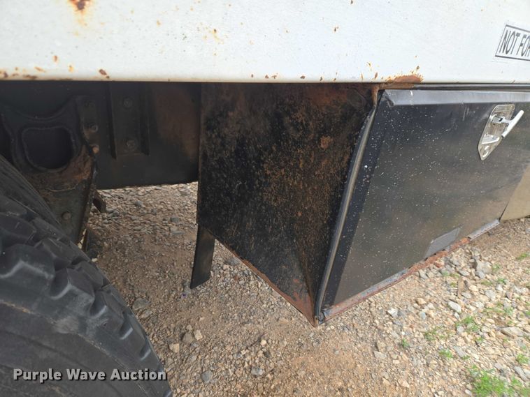 image for item EW0090 1991 International 9400 water truck