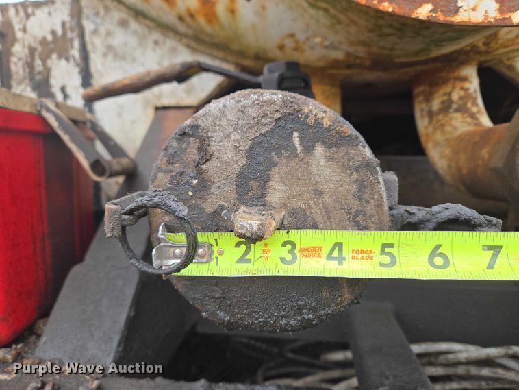 image for item EW0090 1991 International 9400 water truck