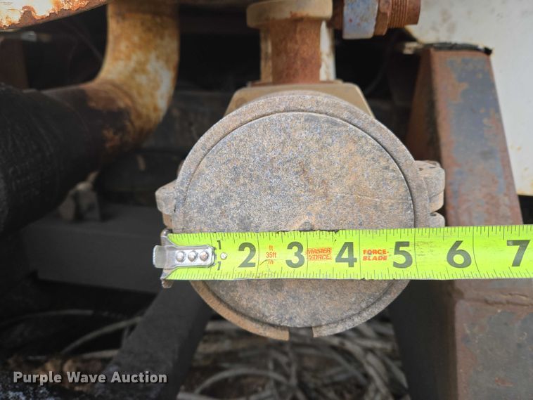 image for item EW0090 1991 International 9400 water truck