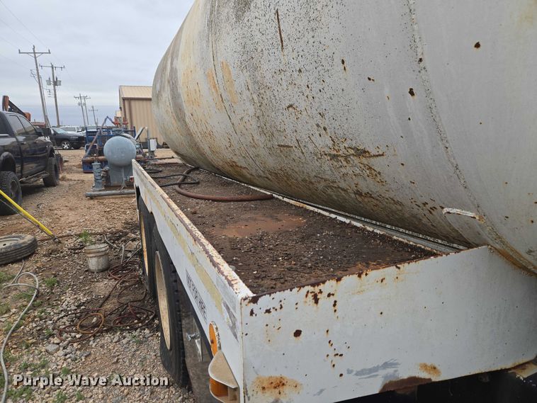 image for item EW0090 1991 International 9400 water truck