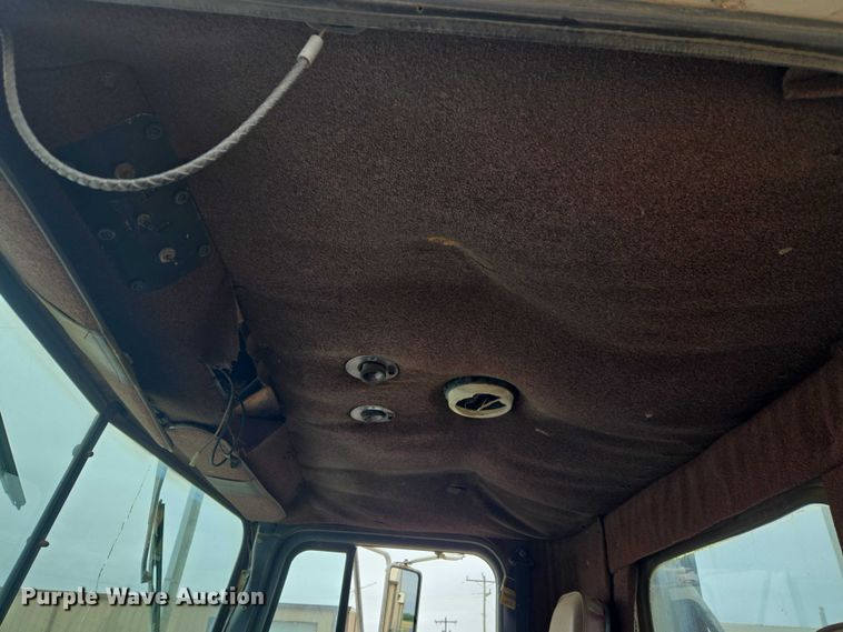 image for item EW0090 1991 International 9400 water truck