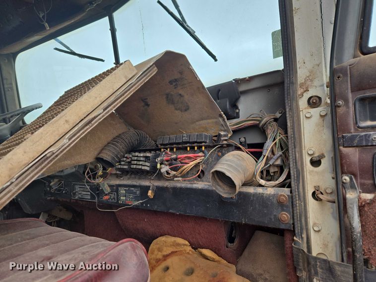 image for item EW0090 1991 International 9400 water truck