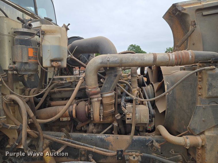 image for item EW0090 1991 International 9400 water truck