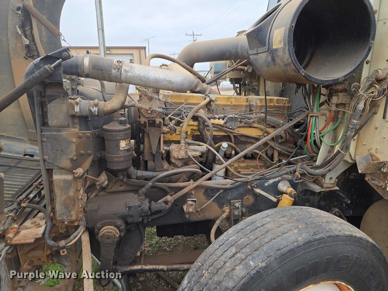 image for item EW0090 1991 International 9400 water truck