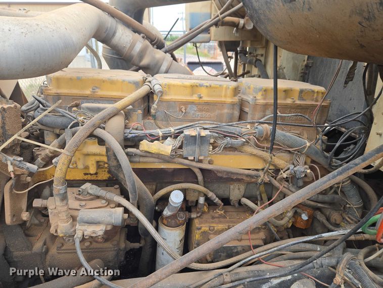 image for item EW0090 1991 International 9400 water truck