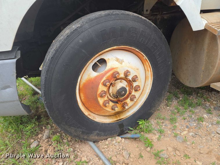 image for item EW0090 1991 International 9400 water truck