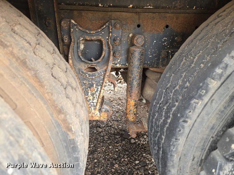 image for item EW0090 1991 International 9400 water truck