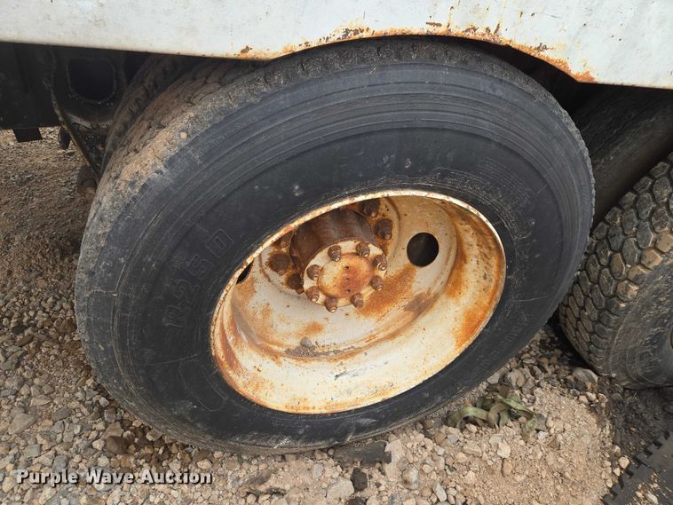 image for item EW0090 1991 International 9400 water truck