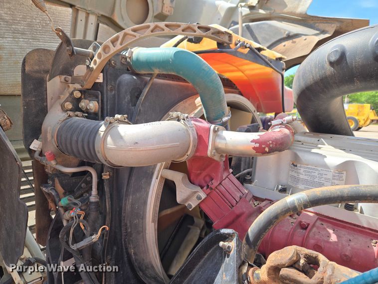 image for item EW0101 2011 Mack CHU613 semi truck
