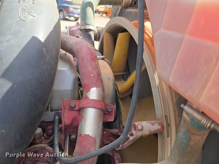 image for item EW0101 2011 Mack CHU613 semi truck