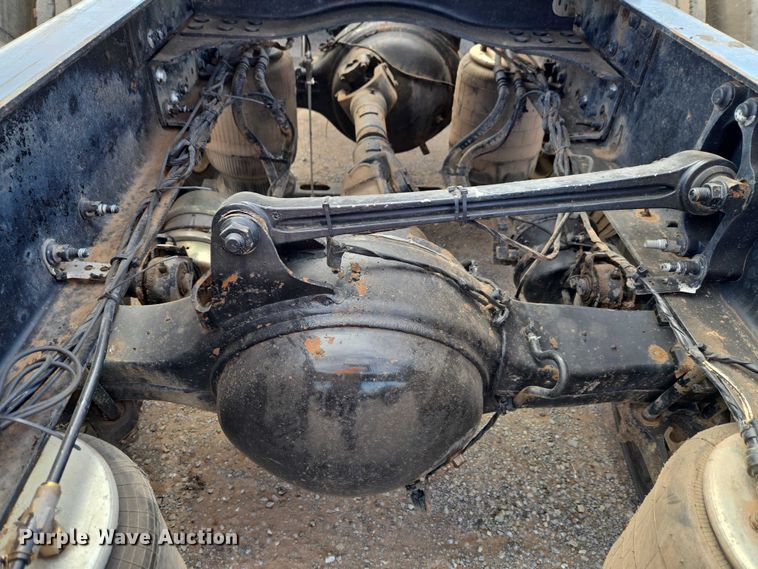 image for item EW0101 2011 Mack CHU613 semi truck