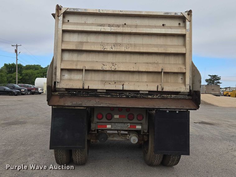image for item EW0105 1983 Fruehauf end dump trailer