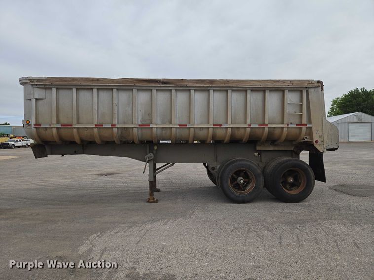 image for item EW0105 1983 Fruehauf end dump trailer