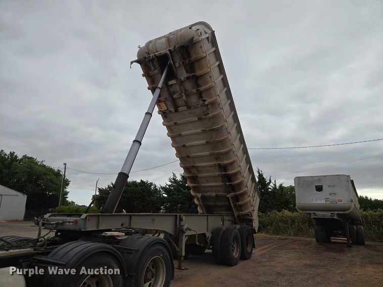 image for item EW0105 1983 Fruehauf end dump trailer
