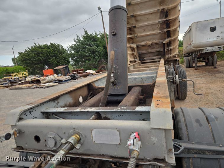 image for item EW0105 1983 Fruehauf end dump trailer