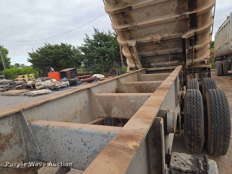 image for item EW0105 1983 Fruehauf end dump trailer