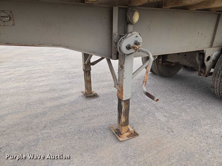 image for item EW0105 1983 Fruehauf end dump trailer