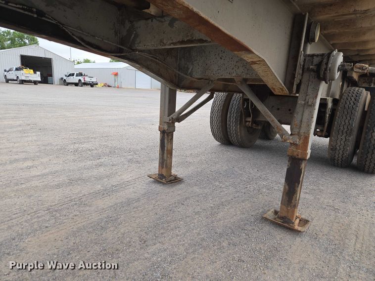 image for item EW0105 1983 Fruehauf end dump trailer