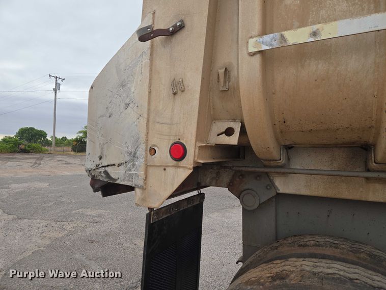 image for item EW0105 1983 Fruehauf end dump trailer