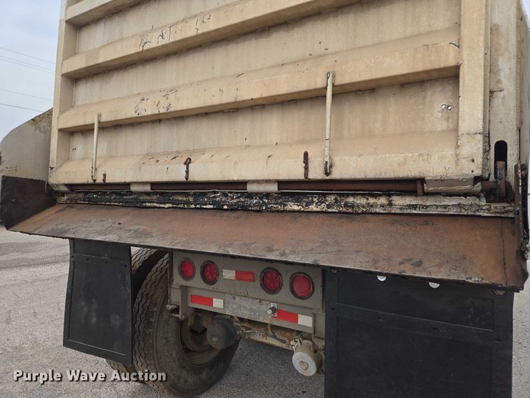 image for item EW0105 1983 Fruehauf end dump trailer