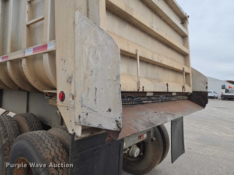 image for item EW0105 1983 Fruehauf end dump trailer