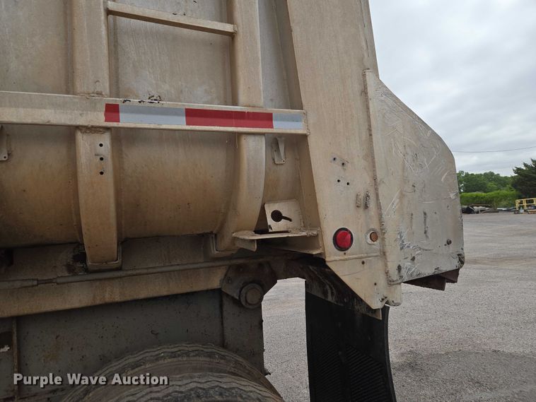 image for item EW0105 1983 Fruehauf end dump trailer