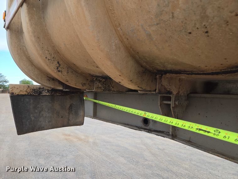 image for item EW0105 1983 Fruehauf end dump trailer